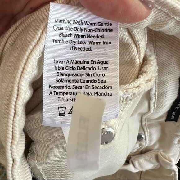 Free Assembly super high-rise straight jeans 🔥 distressed🔥 raw hem 🔥 size 2 - Picture 7 of 8